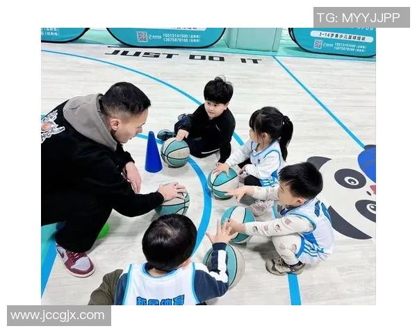 宝贝篮球成长记分享我的小球员在球场上的快乐与进步